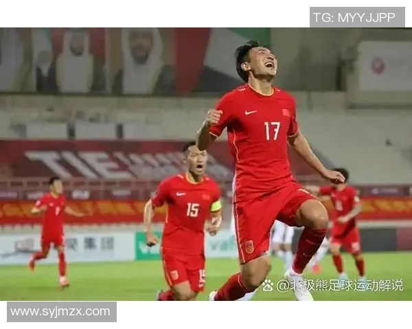 顶级足球球星的成长轨迹与传奇人生揭秘：从草根到世界舞台的辉煌征程